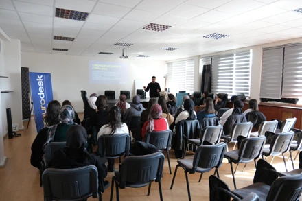 Fakültemizde Genç Eğitimciler Topluluğumuzun Organizasyonuyla Eurodesk Bilgilendirme Toplantısı Gerçekleştirildi
